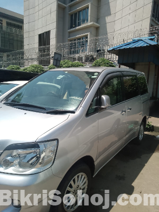 Toyota X Noah with Sunroof & Moonroof